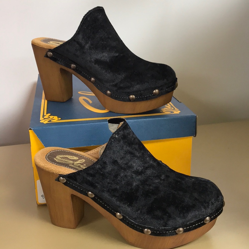 Glitzy Sbicca chunky heels